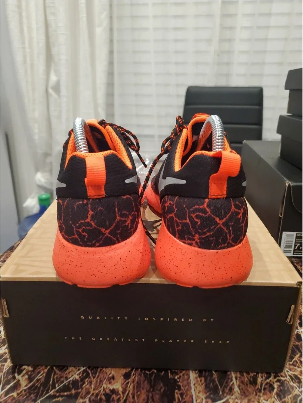Nike Roshe Run Youth Size 7Y Shoes One Print Lava Black Crimson 807597 004